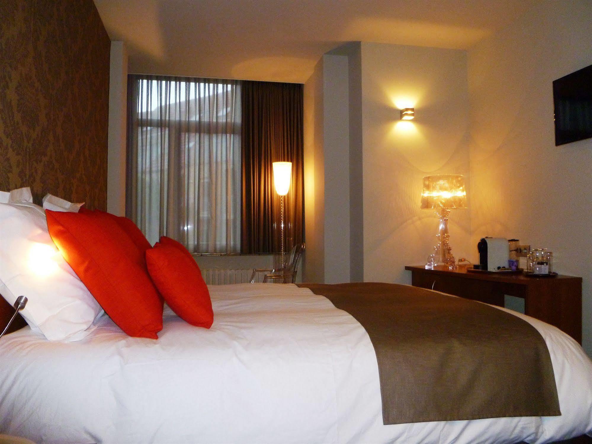 Hotel Royal De Panne Bagian luar foto