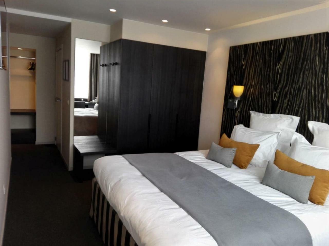 Hotel Royal De Panne Bagian luar foto